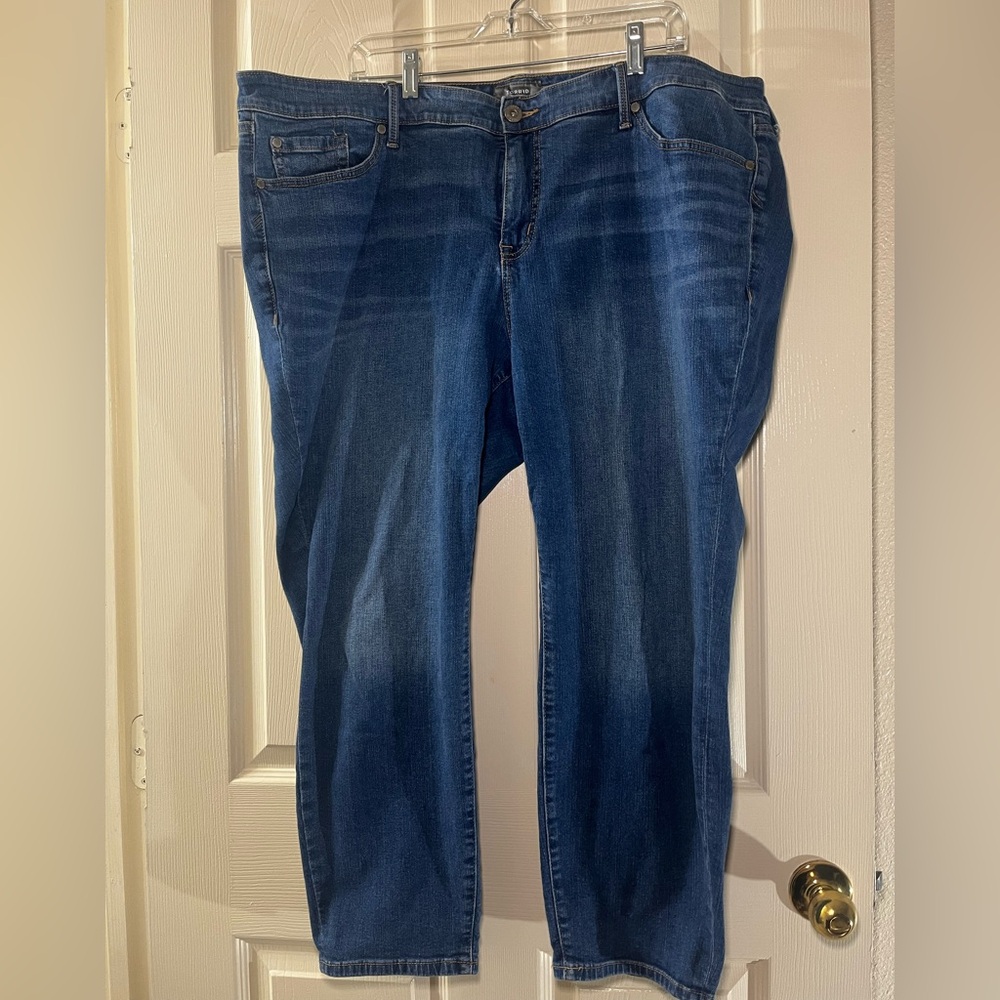 NWT Torrid Medium Wash Denim Jeans